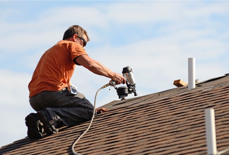 What are the benefits of hiring a roofing contractor?